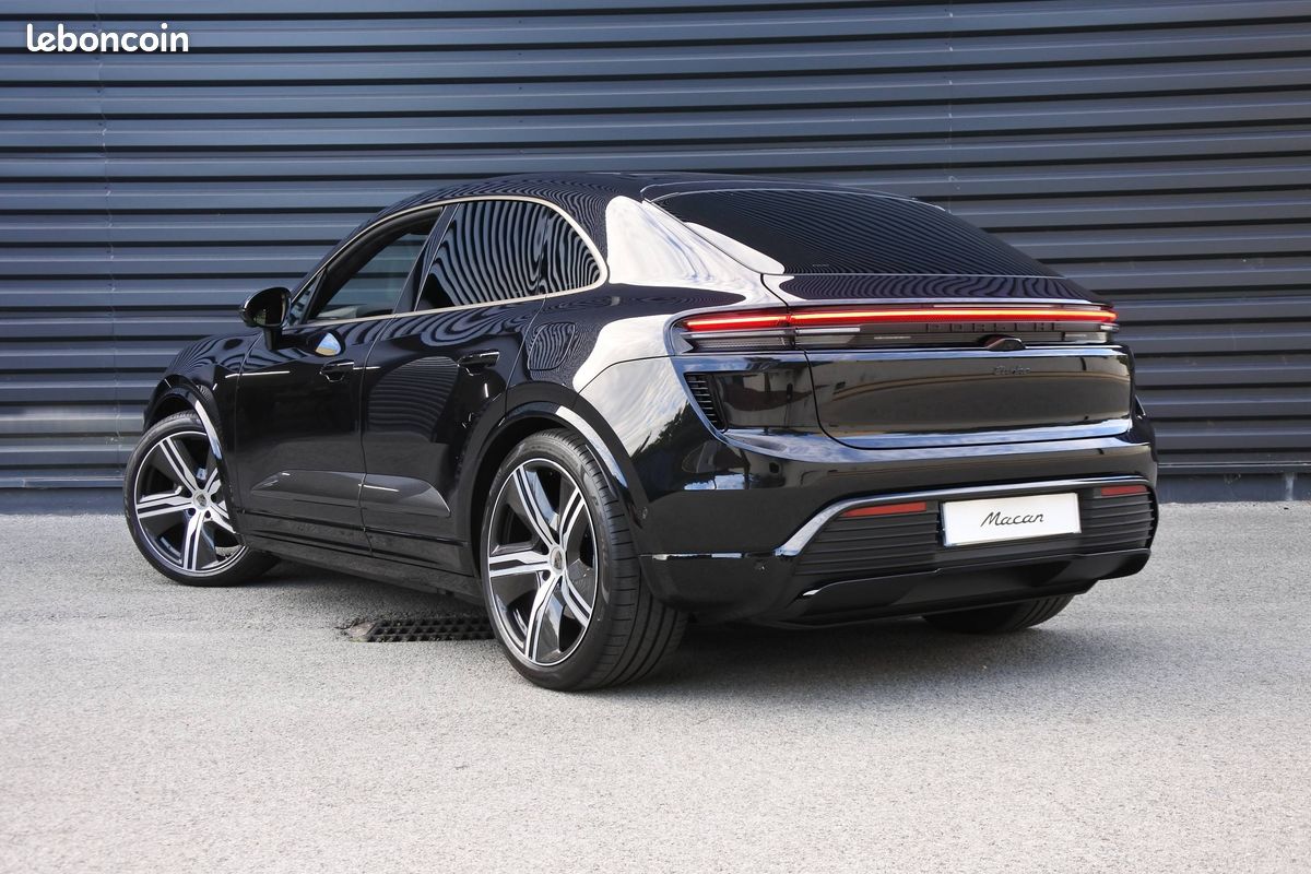 PORSCHE Macan Turbo 639 ch (image 3)