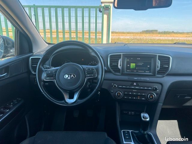 KIA Sportage III 1.7 CRDI 115 ACTIVE 2WD Année 2016, Kilométrage 172 000 km, Boîte de vitesse Manuelle : Bv6, Énergie : Diesel, Bon état général, Révisé, Prêt à partir au prix de 9 990 Beau SUV (image 6)