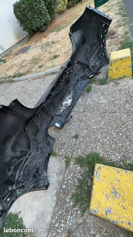 Par choc arrière Peugeot 208 (image 2)