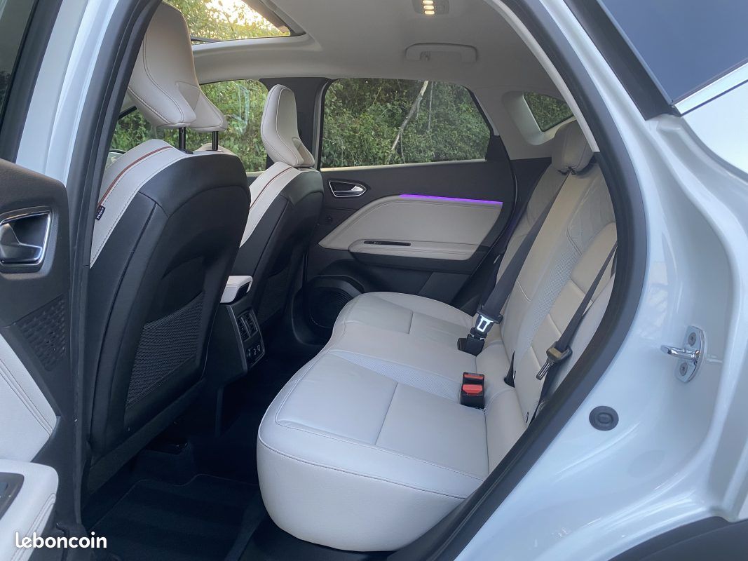 Renault Captur E-Tech 1.6 Hybrid 145ch Initiale Paris - Caméra - Cuir chauffants -Toit Ouvrant (image 9)
