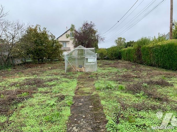 Terrain 360 m² MONTS