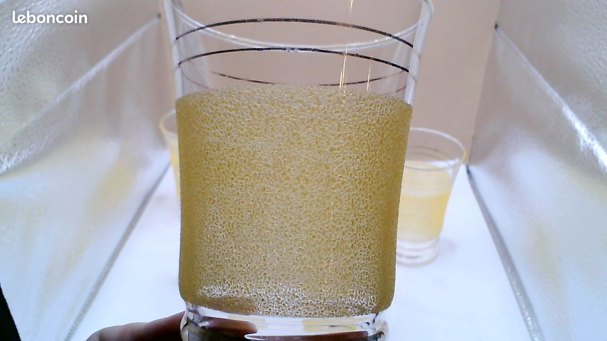 V075 - Lot 6 verres vintage jaune granité liseré doré – années 60/70 - Arts de la table