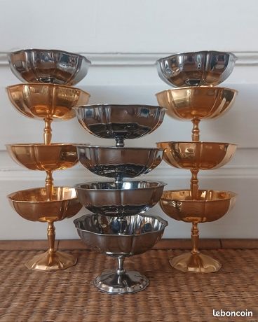 ANCIEN XXÈME ASSIETTE, coupelle en étain décors de 3 fleurs de lys Mao