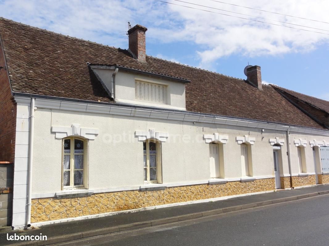 Immeuble 186 m² · à Souesmes · 186 m² · 79 900 €