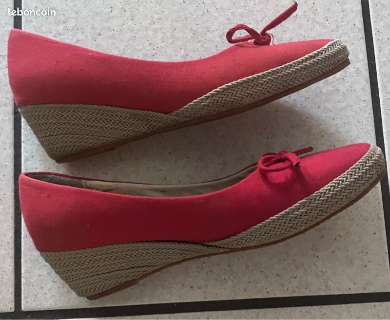 Chaussures toile rouge 40 (image 1)
