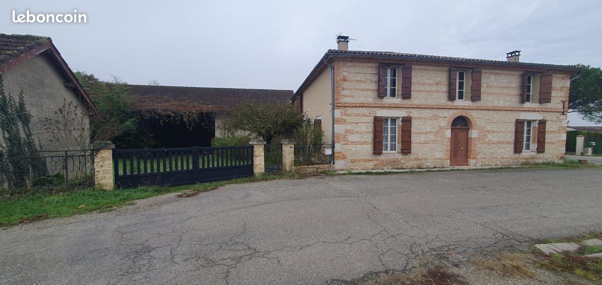Maison 7 pièces 234 m² · à Goudourville · 234 m² · 165 000 €