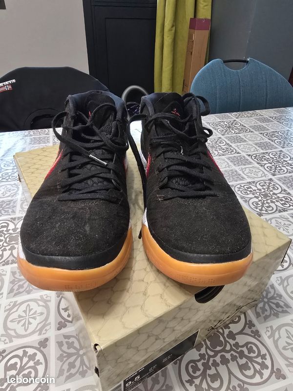 Basket Kobe AD Dark (image 1)