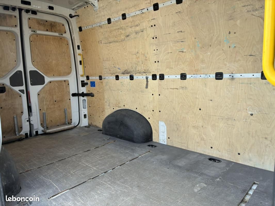 Volkswagen Crafter FOURGON 2.0 TDI 140 L3H3 BUSINESS LINE (image 13)