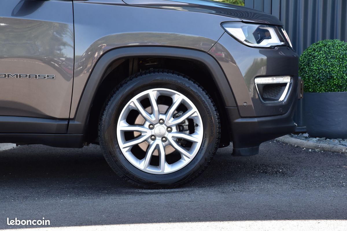 Jeep Compass Limited BVA • 15990 km • 1ère Main • Pack hiver • Camera (image 8)