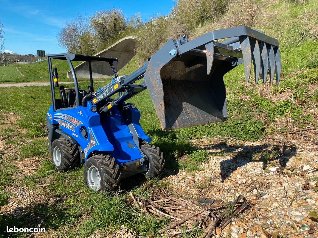 Valet de ferme Télescopique MULTIONE 5.3K Moteur Kubota Occasion (image 1)