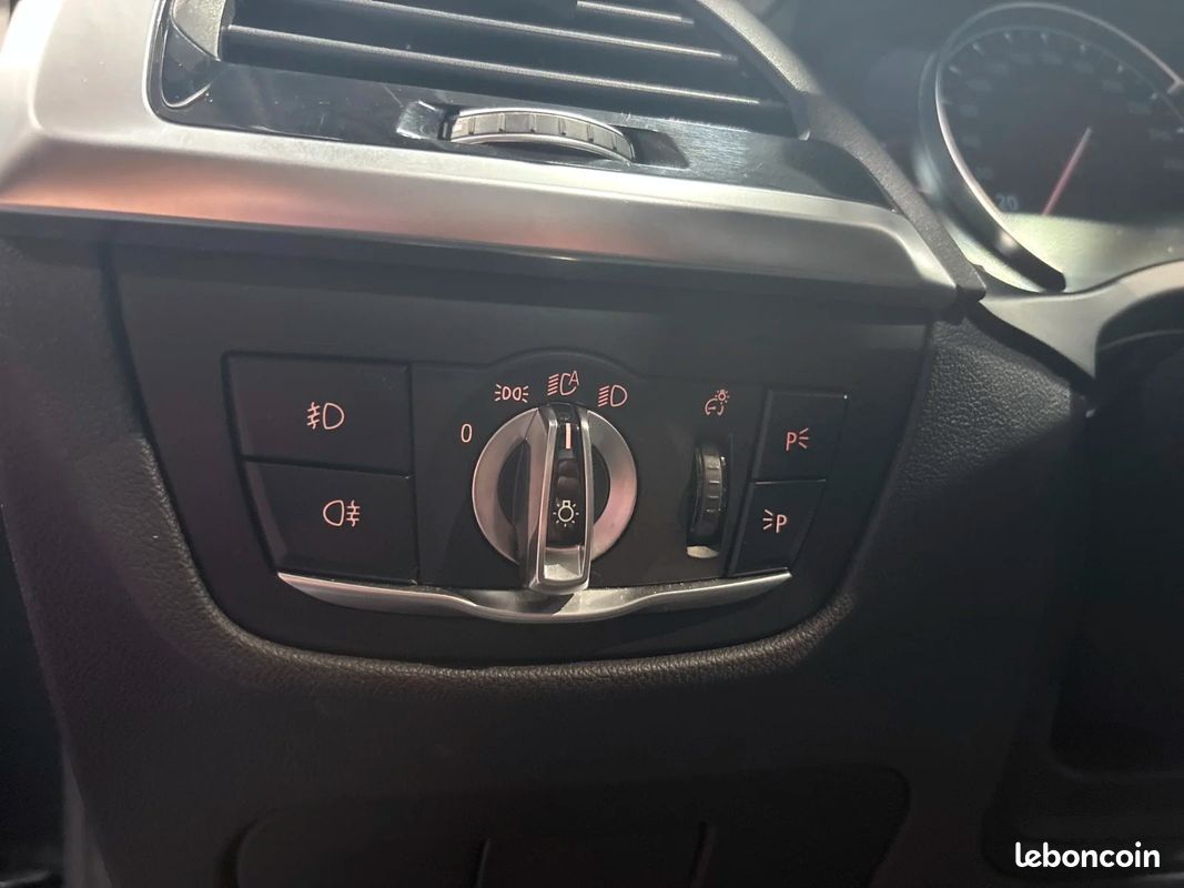 BMW X3 G01 xDrive20d 190ch BVA8 xLine - Entretien BMW - Toit ouvrant panoramique (image 18)