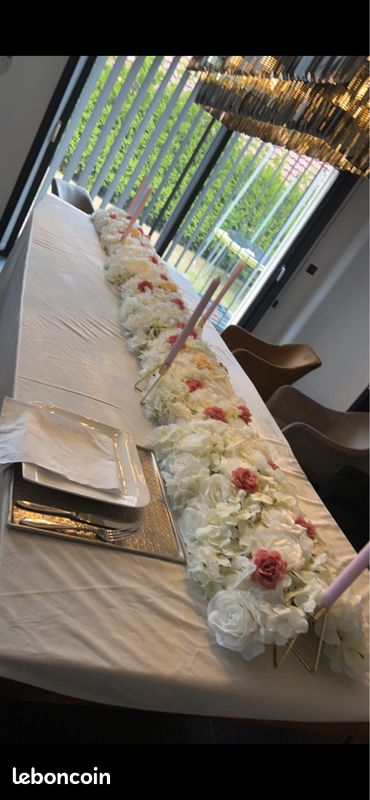 Chemin de table fleurie (image 1)