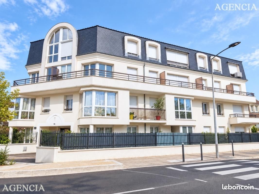 Appartement 1 pièce 27 m² · à Pontault-Combault · 27 m² · 130 000 €