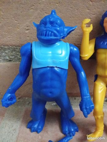 Lot de 2 figurines en pierre naturelle - Label Emmaüs Lot de 2 figurines en pierre naturelle - Label Emmaüs