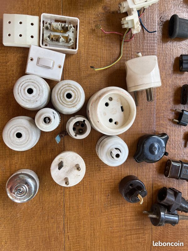 Lot d ancien matériel électrique (image 3)