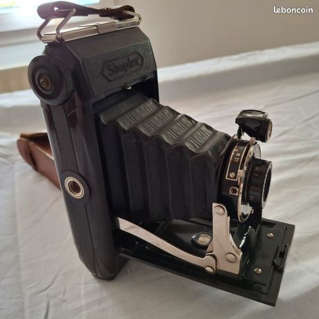Ruvinal : app. phot. argentique à soufflet 6x6. Japonais rare