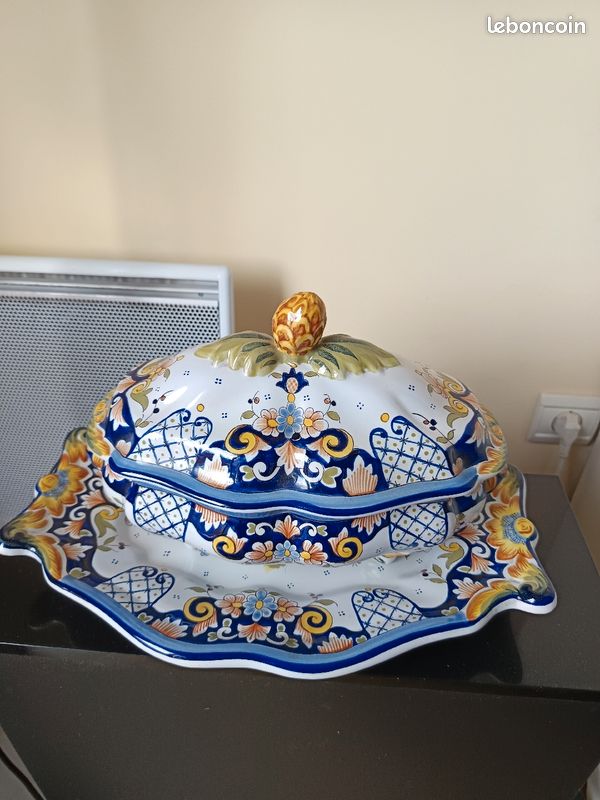 Soupière Vintage en faience de Rouen fait main (image 1)