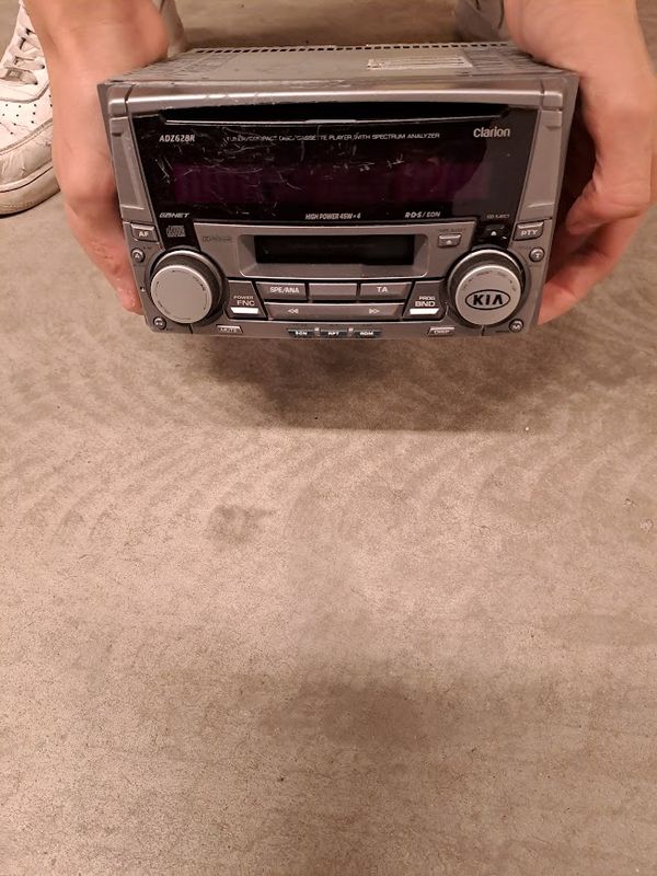 Radio lecteur cassette CD Player KIA carnival original