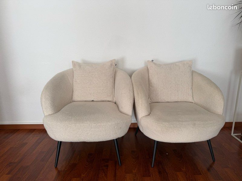 Lot de 2 fauteuils bouclette écru / beige – excellent état (image 1)