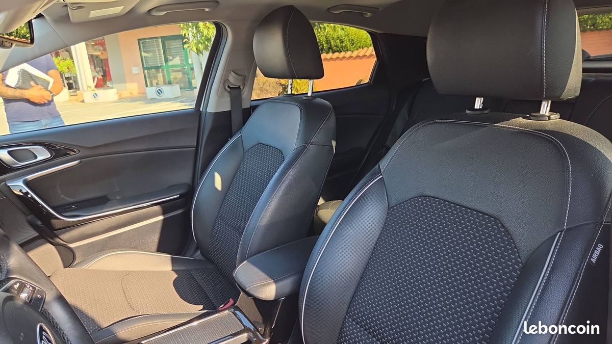 Kia Xceed 1.6 T-GDi 204 DCT7 Launch Edition (image 26)