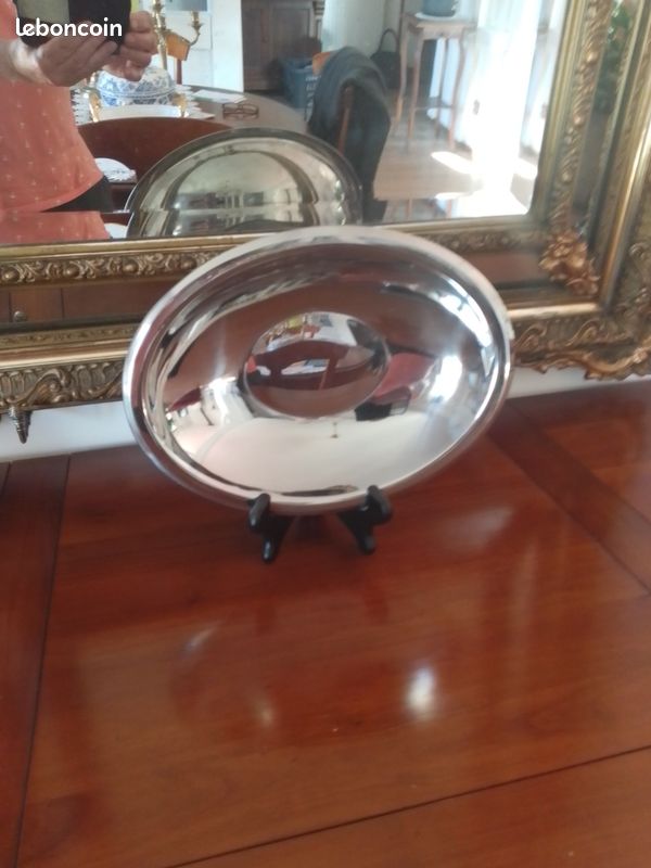 Plat en métal argentè (image 1)