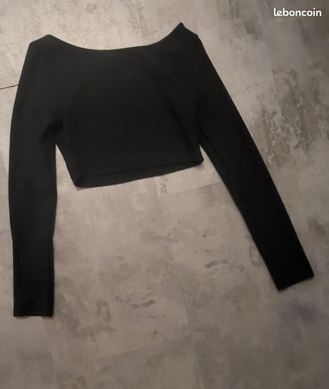 Haut court noir taille S (image 1)