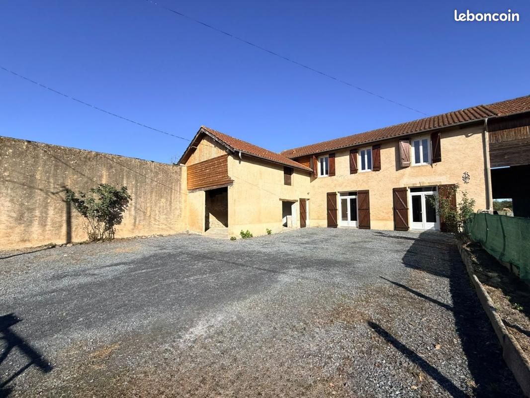 Maison 4 pièces 134 m² · à Galiax · 134 m² · 163 000 €