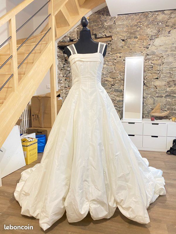 Robe de mariée en ivoire soie sauvage Vêtements