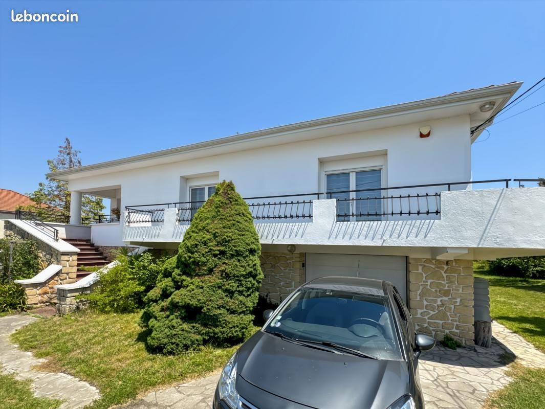 Maison 4 pièces 122 m² · à Neuvic · 122 m² · 205 200 €