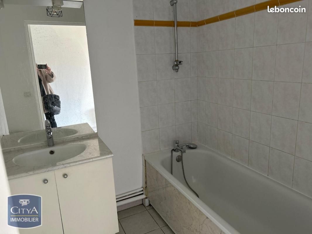 Appartement a louer - 2 pièce(s) - 56.54 m2 - Surfyn