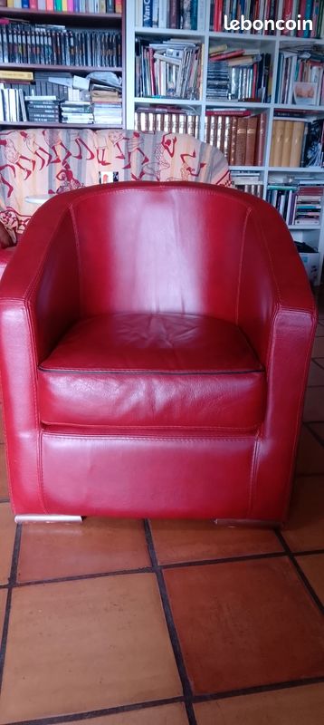Fauteuil cabriolet en cuir rouge (image 1)