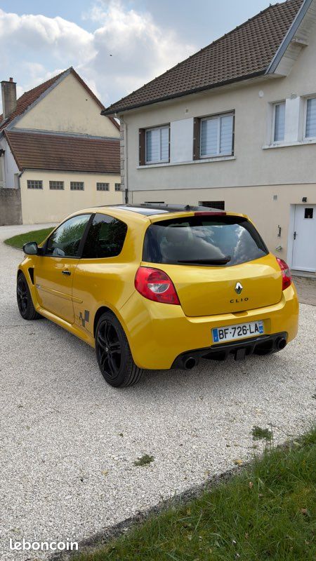 Clio 3 RS (image 2)