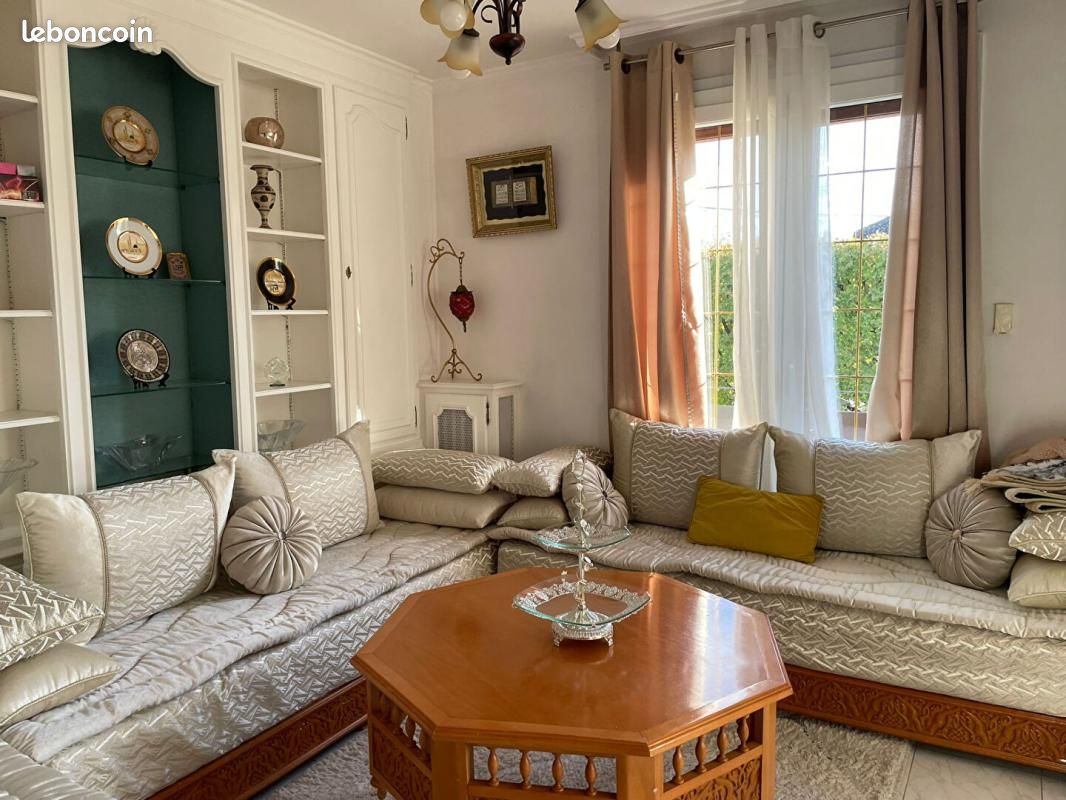 Maison 9 pièces 255 m² · à Bondy · 255 m² · 880 000 €
