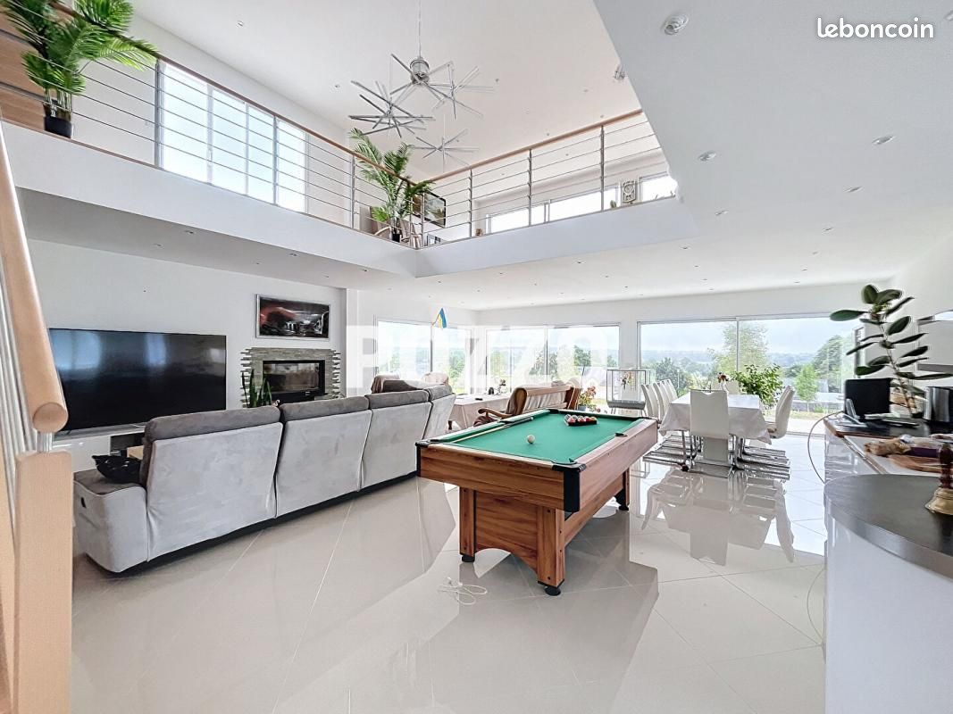 Maison 6 pièces 268 m² · à La Barre-de-Semilly · 268 m² · 735 000 €