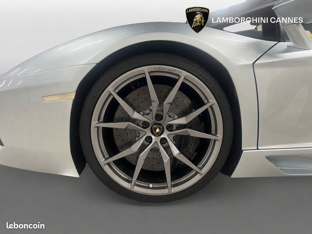 Lamborghini AVENTADOR LP 700-4 Roadster, Française, historique d'entretien 100% réseau (image 3)