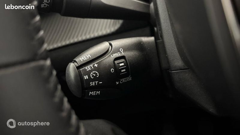 Peugeot 208 1.2 PureTech 100ch S&S Active (image 26)
