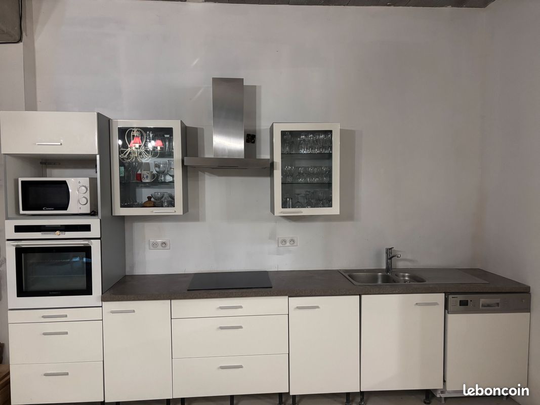 Cuisine beige avec Electro ménager (image 7)