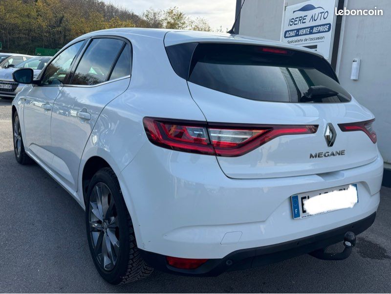 Renault megane 4 tce 100ch faibles kms crit’air 1 gps (image 3)