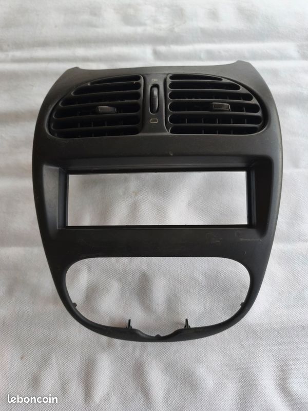 Facade ventilation peugeot 206 ref 9640404777 (image 1)