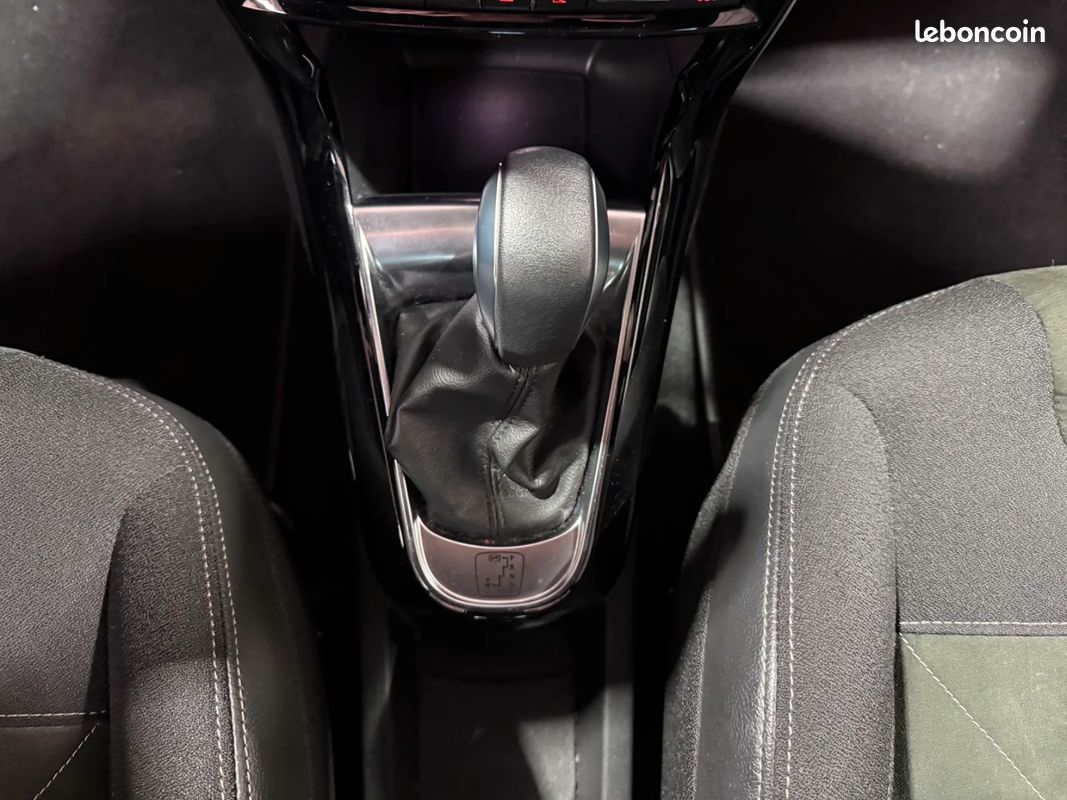 DS DS 3 1.2 110 cv Sport Chic / BOITE AUTOMATIQUE / DISTRIBUTION OK / SIÈGES CHAUFFANTS / BLUETOOTH (image 31)