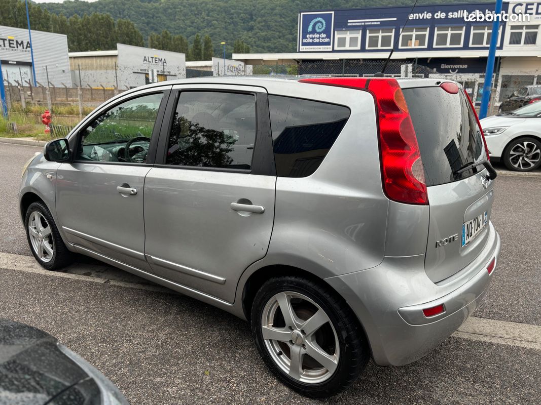 Nissan Note 1.5 dCi 85CH Acenta (image 2)