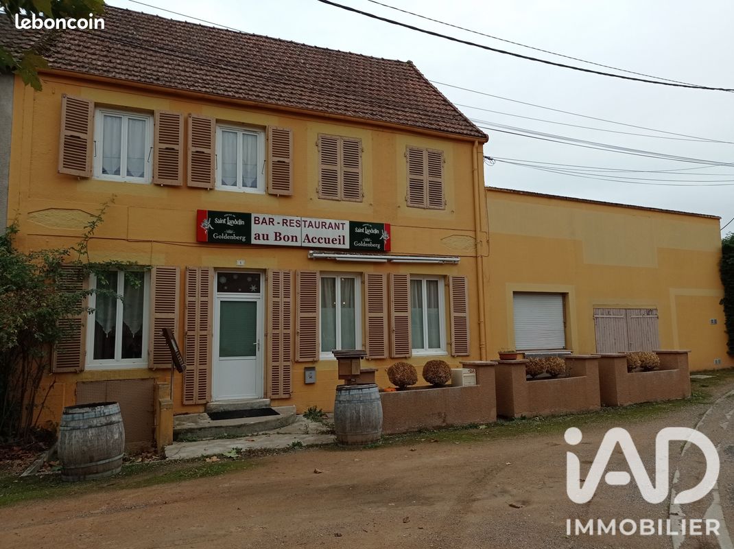 Maison 7 pièces 242 m² · à Lacanche · 242 m² · 120 000 €