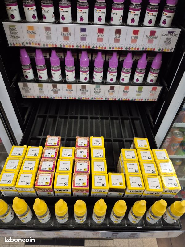 photos de cigarettes électroniques VITRINE E LIQUIDE : CONCEPT AROME à 200 € | 17210 : BUSSAC-FORET Charente  Maritime Poitou Charentes main image 1