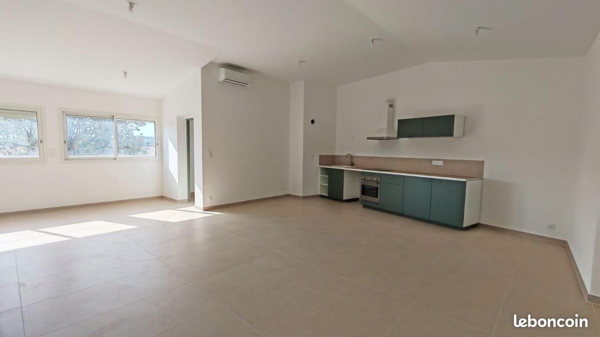 Appartement 2 pièces 77 m² · à Roquemaure · 77 m² · 840 €/mois