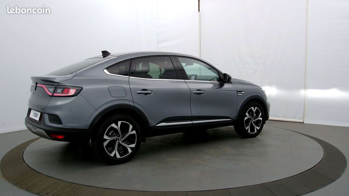Renault arkana e tech full hybrid 145 gsr2 techno (image 9)