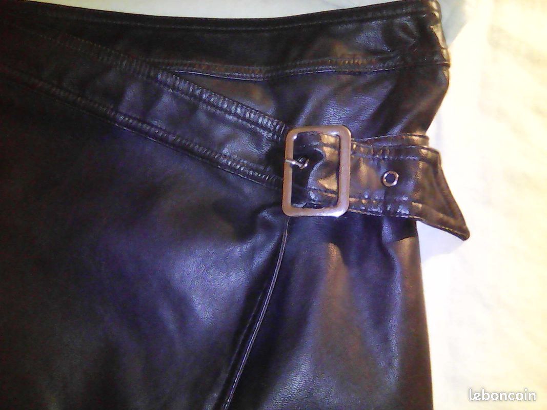 Jupe asymétrique Divided simili cuir taille 42 (image 2)