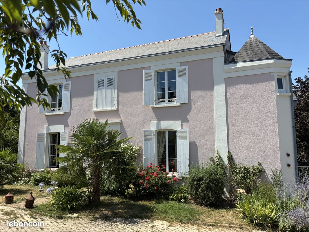 Maison 8 pièces 261 m² · à Angers · 261 m² · 1 040 000 €