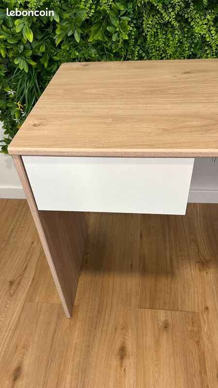 Bureau (image 2)