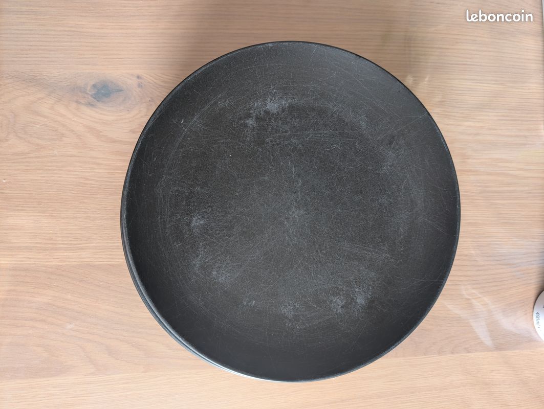 Lot 6 assiettes plates Ikea noir (image 1)