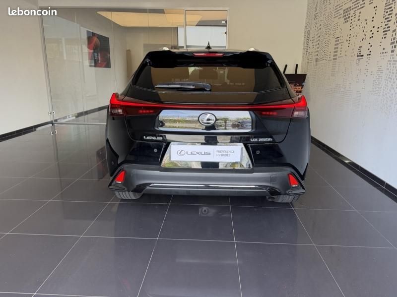 Lexus UX 250h F SPORT Design 2WD (image 1)